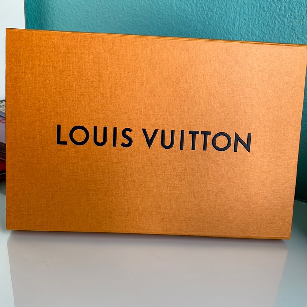 Louis Vuitton box